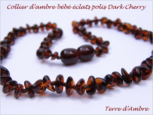 Collier d'ambre bébé éclats polis dark cherry